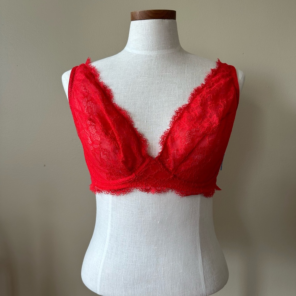 SOMA Sensuous Chantilly Unlined Plunge